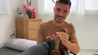 A Foot Fetish And Anal Sex In High Definition With A Naughty Secretary