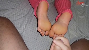 I Gave My Stepbrother A Footjob And He Ejaculated On My Feet