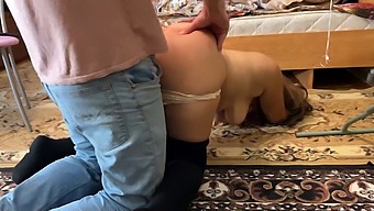 Stunning Stepmom'S Incredible Butt Takes Center Stage For Anal Pleasure