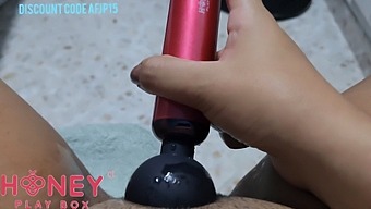 Amateur Girl Reaches Orgasm With Sex Toy
