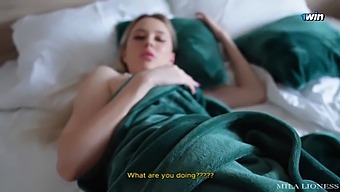 Amateur Stepson Satisfies His Desire For His Stepmother'S Pussy